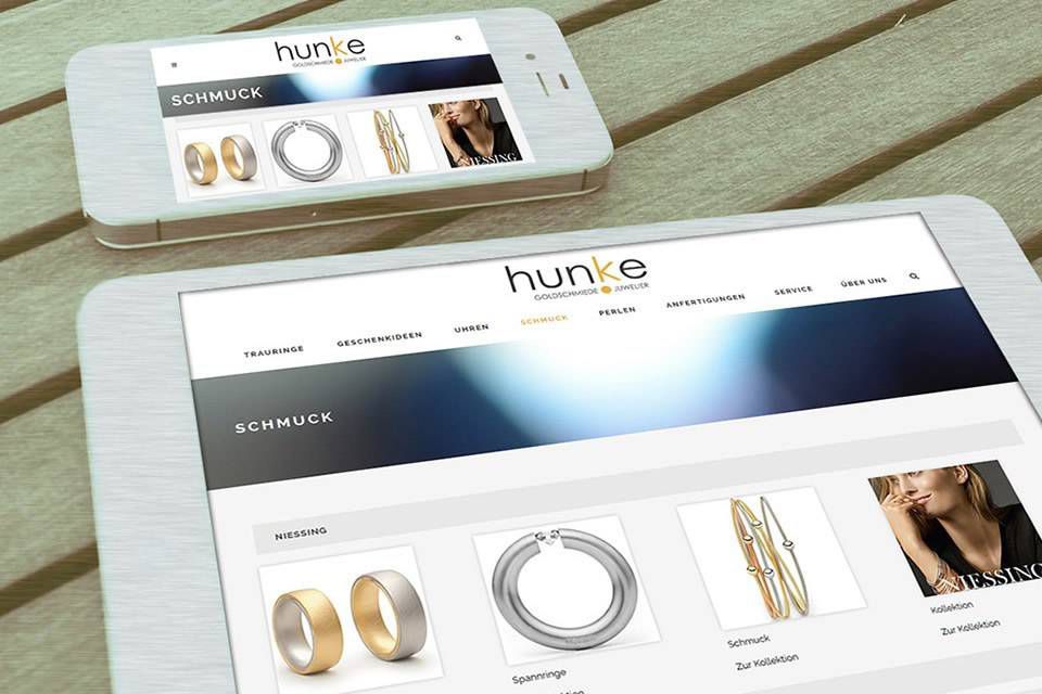 Website Juwelier Hunke auf mobilem Display