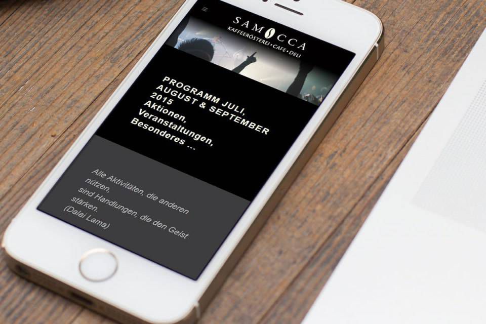 Website Samocca Aalen auf mobilem Display